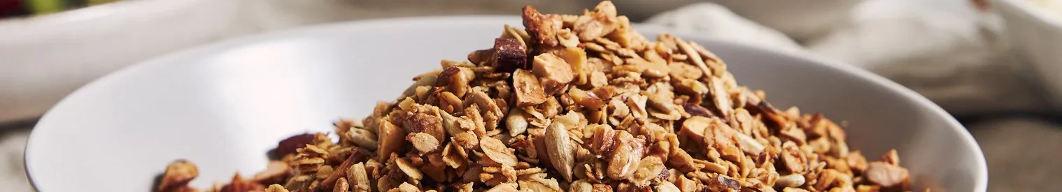 Tigela com granola e fibras